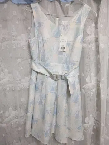 dazzlin 기하학 패턴 슬리브리스 미니 원피스 M 사이즈