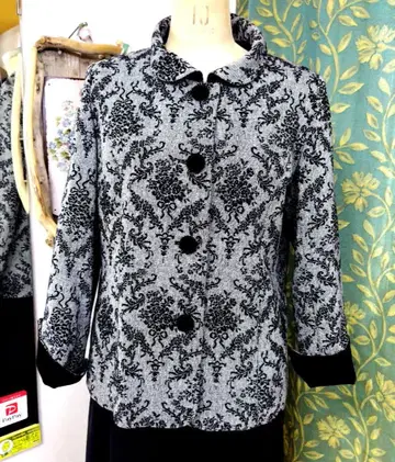 꽃무늬 디자인 자켓