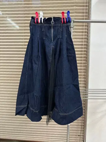 다크 데님 플레어 스커트 조정 가능