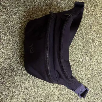 Y-3 블랙 바디백