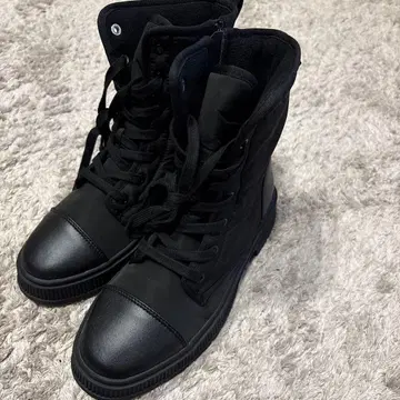 UNIQLO C 패디드 레이스업 부츠 블랙 25.0cm 유니클로