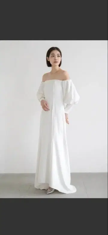 화이트 오프숄더 웨딩 드레스