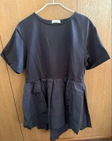 블랙 플레어 실루엣 반팔 상의