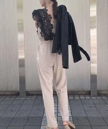 레이스 장식 오픈 백 올인원