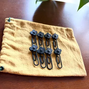 [ 단품 구매 가능 ] LARDINI 블랙 최신 부토니에르