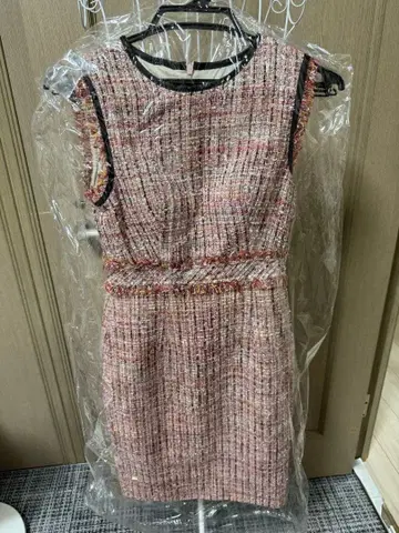 긴자 쿠튀르 핑크 트위드 슬리브리스 드레스