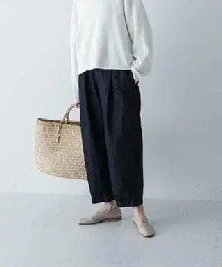 카구레 : 데님 크롭 팬츠 F 다크 네이비 정가 1만 6천 엔 일본제