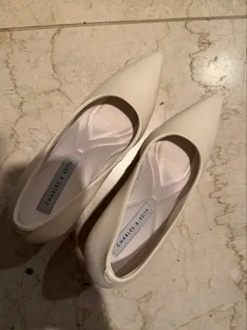 찰스앤키스 Emmy 에미 스틸레토 힐 펌프스