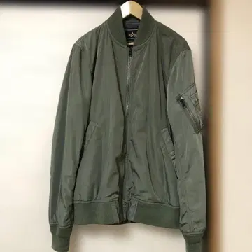 Alpha Industries MA-1 플라이트 자켓 M