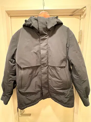 유니클로 +J 하이브리드 다운 오버사이즈 파카