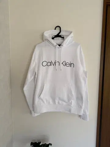 Calvin Klein 화이트 후드 부착 맨투맨 트레이닝복 남성용 M