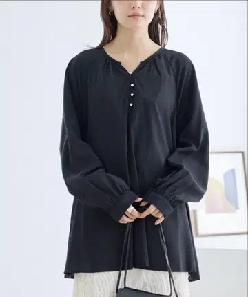 LAVEANGE 백프릴 블라우스 3L