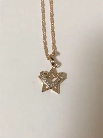 하트와 별 모티브의 목걸이 새상품