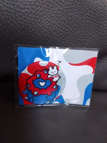 킷코짱 미야쿠미야쿠 반짝반짝 캔뱃지 껴안기