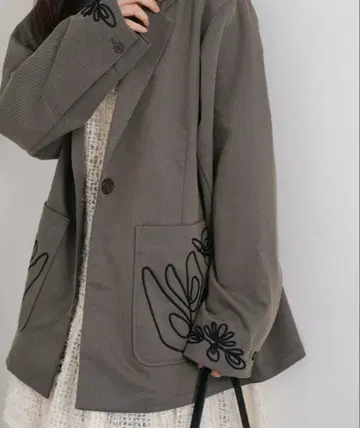 Kastane 카스타네 [ 안감 없음 ] 프렌치 트윌 자수 자켓