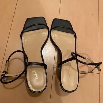 오메카시 블랙 스트랩 샌들 37