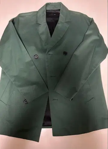 다크 그린 더블 브레스트 코트