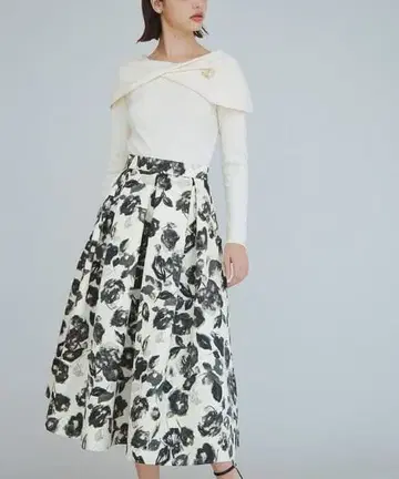 STRAWBERRY FIELDS 로즈 프린트 스커트