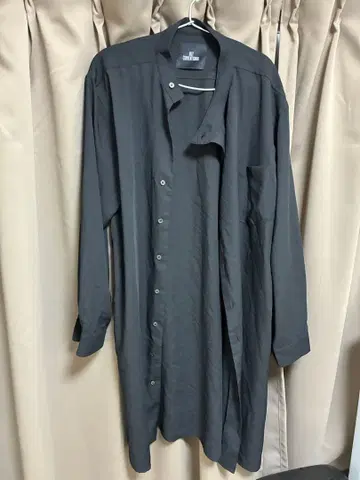 NOT CONVENTIONAL 롱 셔츠 블랙