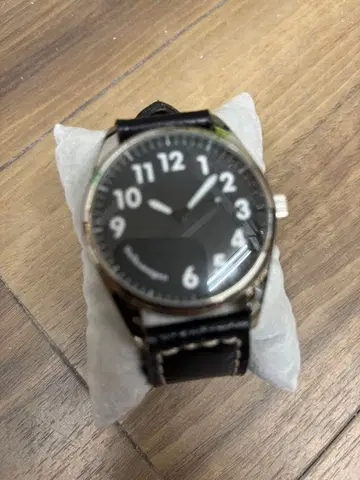 블랙 아날로그 손목시계