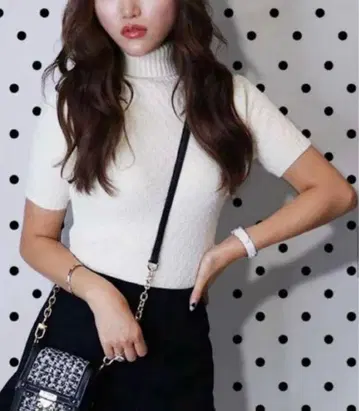 셰리에 sheller 하프 슬리브 니트