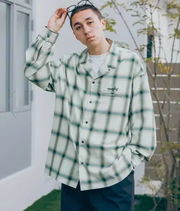 [ 미사용 새상품 ] 태깅 자수/옴브레 체크 오픈 카라 셔츠