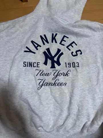 정가 1만 2000엔 New York Yankees 플리스 후드티 그레이