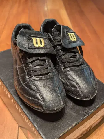 새상품급 윌슨 야구 스파이크 24.5cm