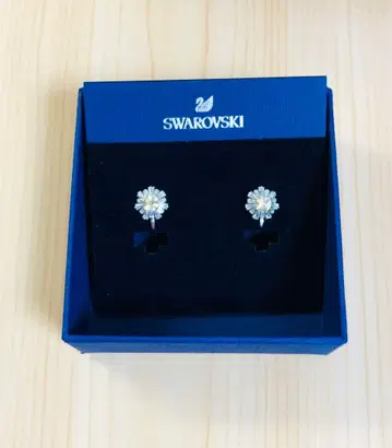 스와로브스키 Swarovski Sunshine 귀찌