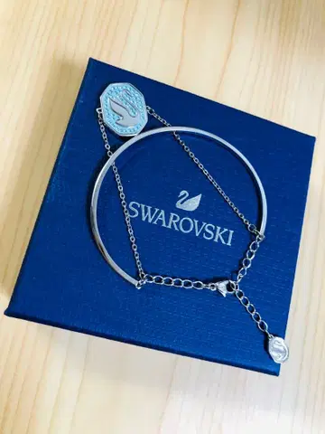 스와로브스키 Swarovski Signum Swan 뱅글