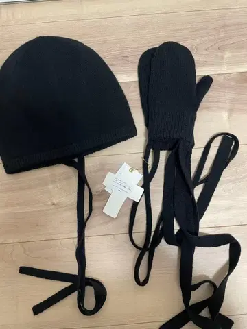 Rosary moon 블랙 니트 모자 장갑 세트