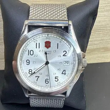 손목시계 VICTORINOX 비리녹스 3침 쿼츠 데이트