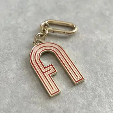 [ 새상품급 ] FURLA 훌라 아치 로고 참 키링 키홀더