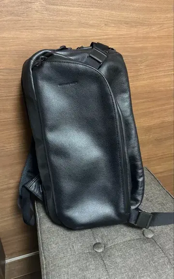[ BROSKI AND SUPPLY ] 가죽 백팩