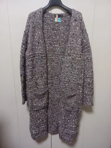 아모와르 카프리스 니트 가디건 브라운 계열 롱 포켓 믹스