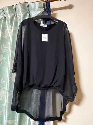 블랙 쉬폰 오버 사이즈 반팔 상의