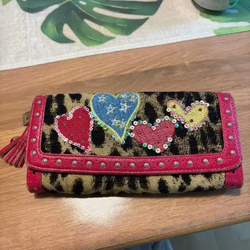 Think Bee! 레오파드 무늬 하트 자수 장지갑