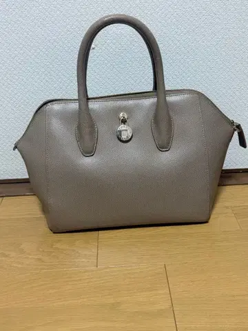 [ 가격 인하 중 ] FURLA 베이지 핸드백