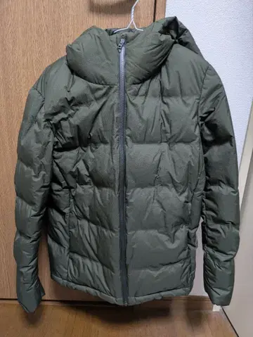 UNIQLO 심리스 다운 후드티 자켓 M 올리브 그린