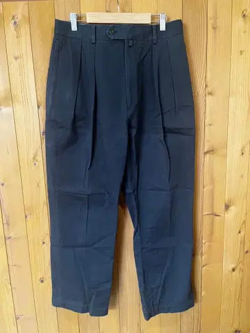 NEAT 투 턱 슬랙스 차콜 치노