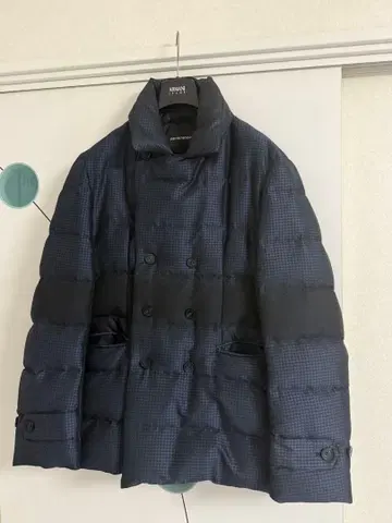 엠포리오 아르마니 네이비 체크 다운 자켓