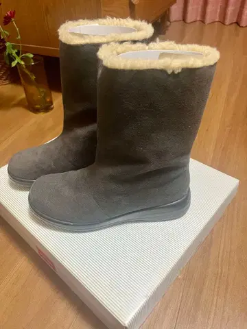 그레이 스웨이드 어그 부츠 퍼 포함