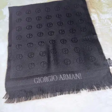 새상품 Giorgio Armani 블랙 머플러
