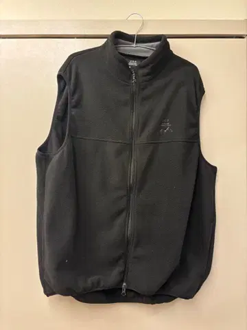 URD 블랙 플리스 베스트