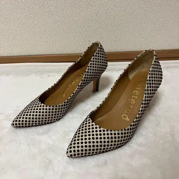 페레테르노 도트 무늬 힐 슈즈 포인트 7cm 힐 사이즈 35
