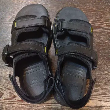 닥터마틴 Dr.Martens 샌들 포스터 블랙