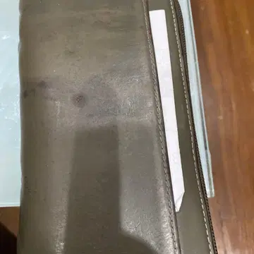 그레이 가죽 장지갑 지퍼 포함