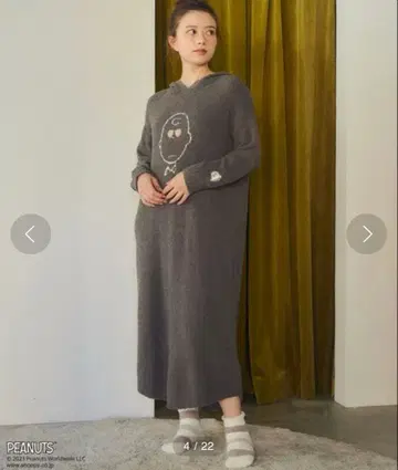 PEANUTS 후드 부착 니트 원피스 그레이