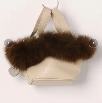 퍼 포함 핸드백 베이지