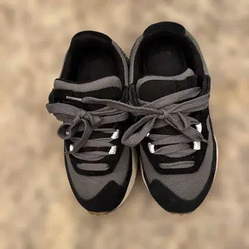 그레이 메쉬 스니커즈 UGG